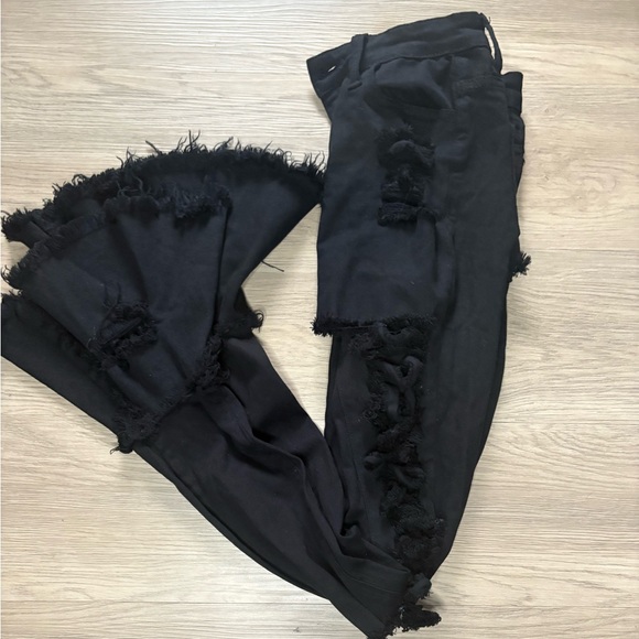 Women's Black Distressed Jeans - Picture 1 of 2